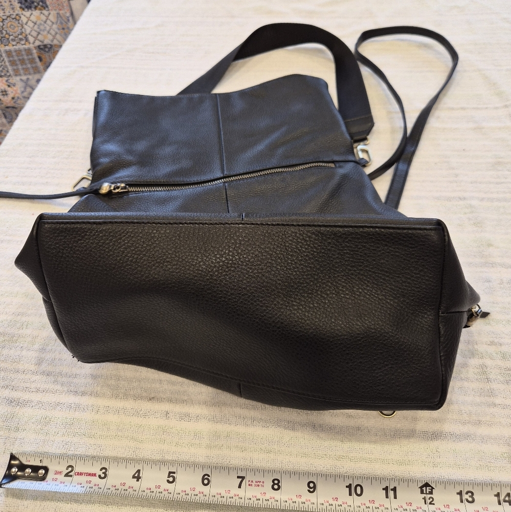HOBO Convertible Black Leather Backpack/Shoulderbag - Picture 3 of 7
